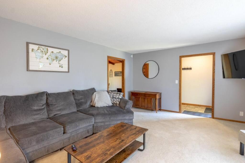Family Home W/ 2 King, 2 Queen Beds + Game Room Bemidji Exterior photo