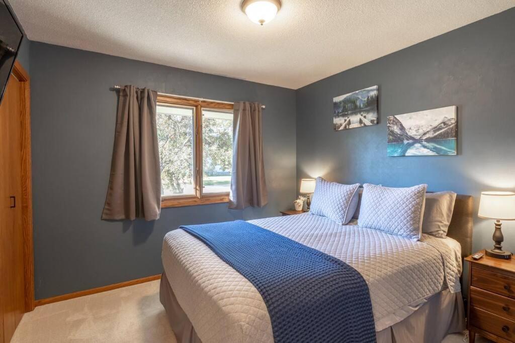 Family Home W/ 2 King, 2 Queen Beds + Game Room Bemidji Exterior photo