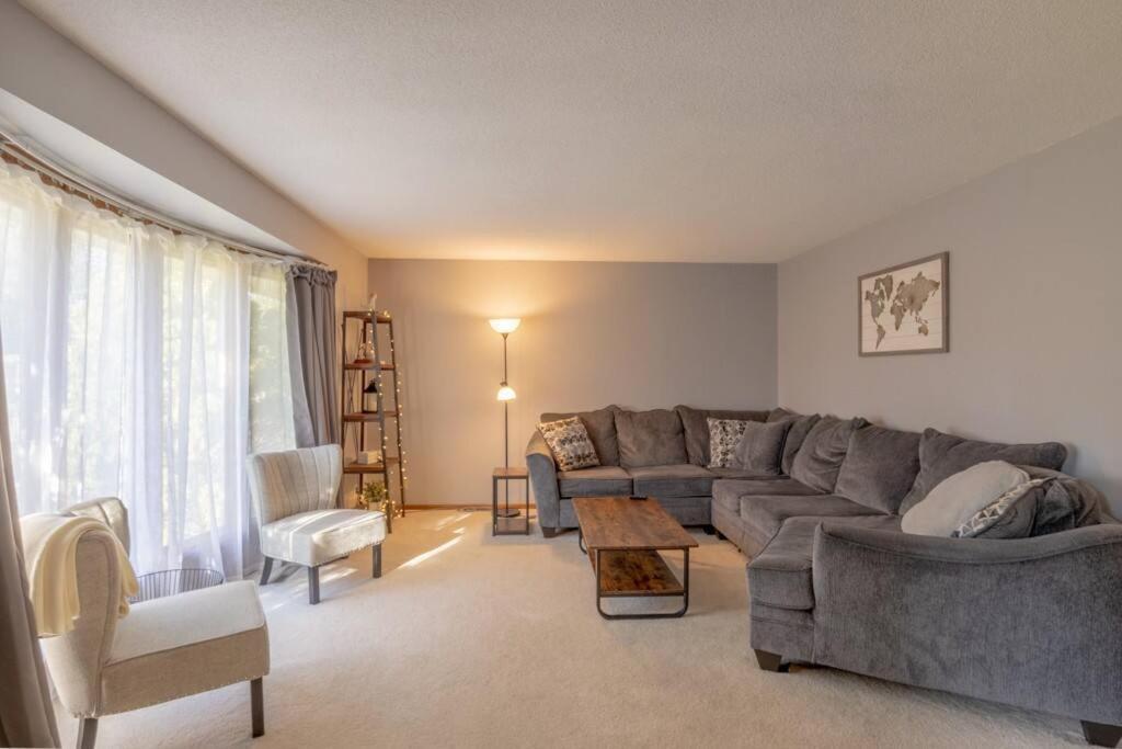 Family Home W/ 2 King, 2 Queen Beds + Game Room Bemidji Exterior photo