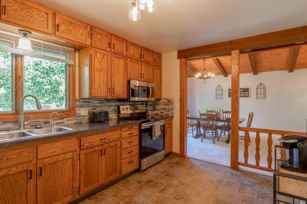 Family Home W/ 2 King, 2 Queen Beds + Game Room Bemidji Exterior photo