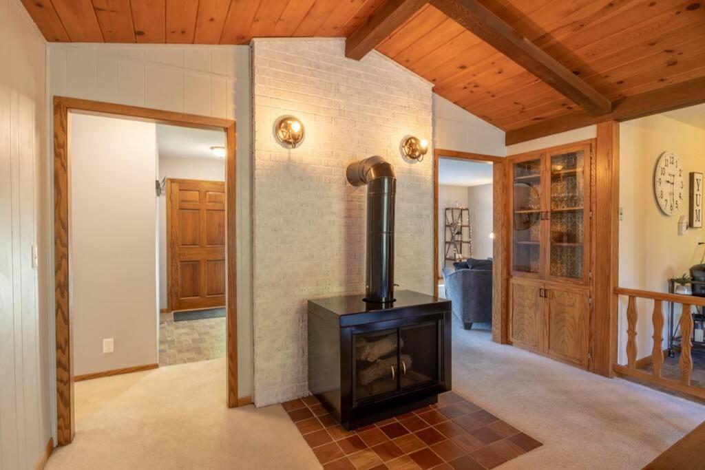 Family Home W/ 2 King, 2 Queen Beds + Game Room Bemidji Exterior photo
